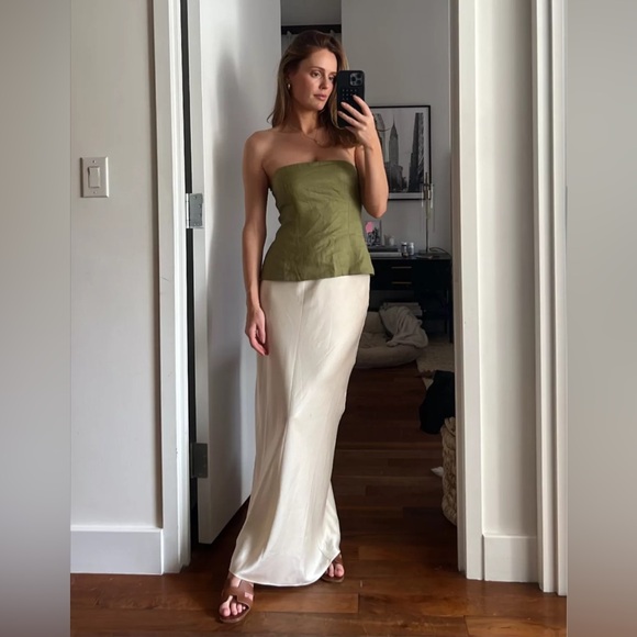 Reformation Iskra strapless linen tube top - Olive - size 2 - Picture 3 of 11